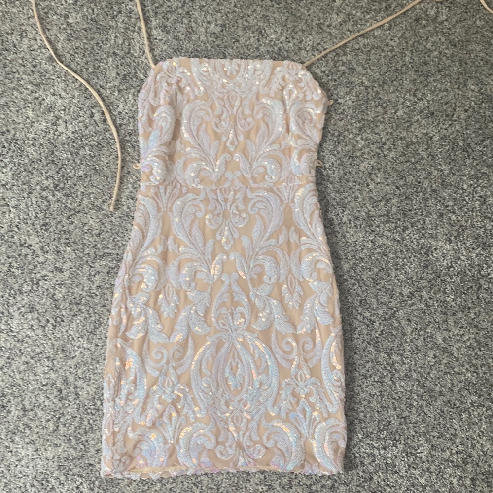 Gorgeous shine sequin mini dress from Windsor